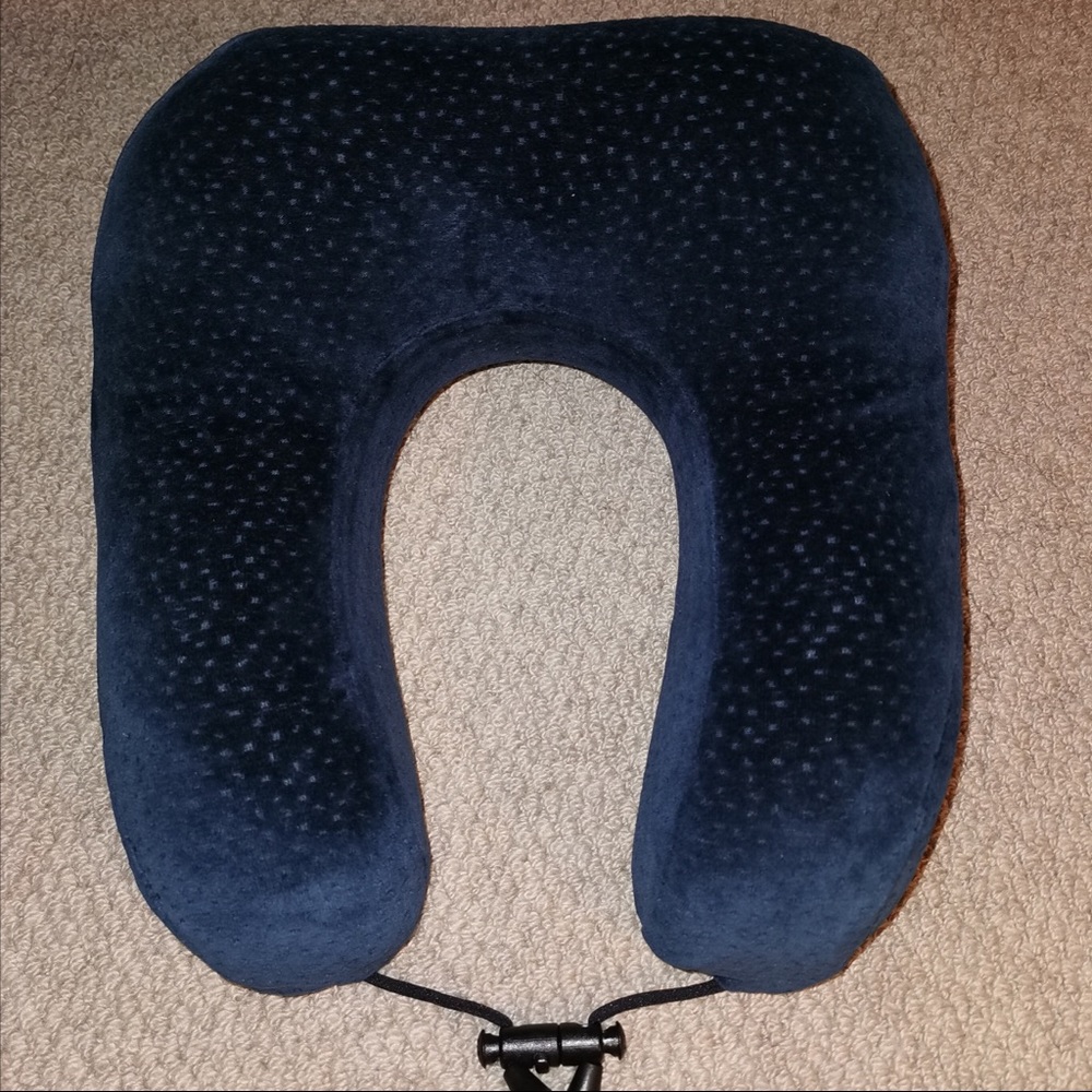 Memory form travel neck pillow